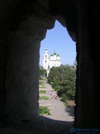 Взгляд на храм с одной из башен